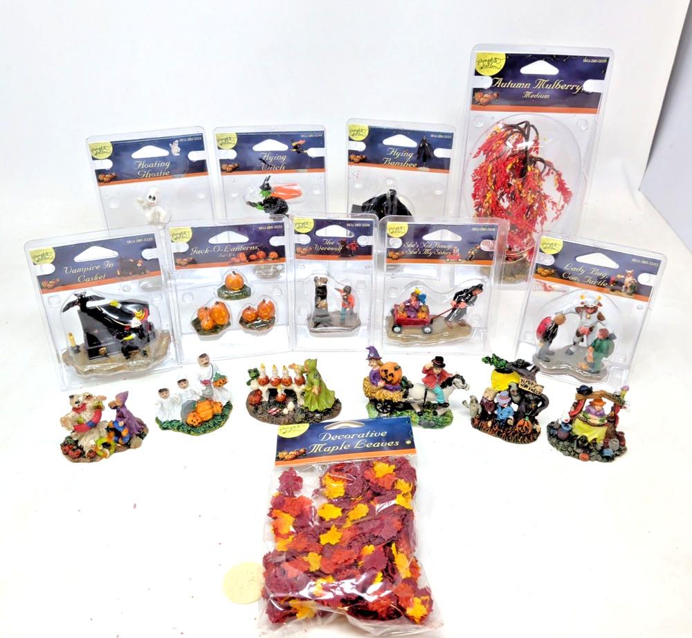 Big Lot Of Spooky Town Accessories Halloween Village Figures Skulls new used
